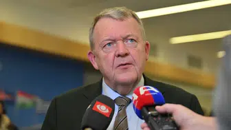 Danimarka Dışişleri Bakanı Rasmussen, toprak gasbeden İsraillilere tepki gösterdi