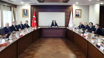 Mehmet Şimşek liderliğinde kritik ekonomi zirvesi: Finansal İstikrar Komitesi toplandı
