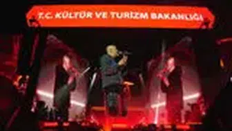 Ceza Ankara Kültür Yolu Festivali'nde konser verdi