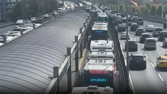 Mecidiyeköy’de metrobüs arızası trafiği kilitledi