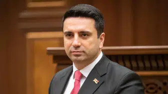 Alen Simonyan kimdir, kaç yaşında, nereli, hangi görevlerde bulundu ve gazetecilik geçmişi nedir?