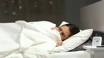 Gece uykuda bir anda uyanmak neden olur, saat 3'te uyanmak ne anlama gelir? Uykuyu bölen nedenler neler?