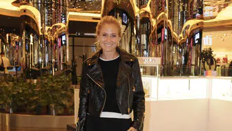 Ceyda Düvenci Zorlu AVM'de görüntülendi