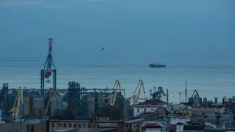 Rusya Ukrayna'ya ait askeri gemi ve tesisleri hedef aldı