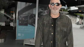 Cem Yılmaz Zorlu AVM'de görüntülendi