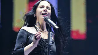 Şebnem Ferah altı yıl aradan sonra dördüncü konserinde KüçükÇiftlik Park'ta sahne aldı