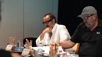 Ata Demirer’in yeni sinema filmi Pervaneler 8 Ocak'ta vizyona giriyor