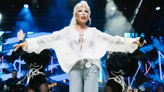 Süperstar'dan Bursa'da gözyaşartan hareket: Konser hasılatı sokak canlarına umut oldu