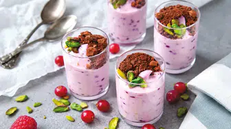 Orman meyveli soğuk cheesecake nasıl yapılır, malzemeleri nelerdir, kaç kaloridir, süzme yoğurt kullanılır mı, nasıl servis edilir?