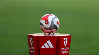 Süper Lig'de kritik hafta başlıyor: İşte tüm maçların hakemleri ve büyük derbinin yönetmeni!