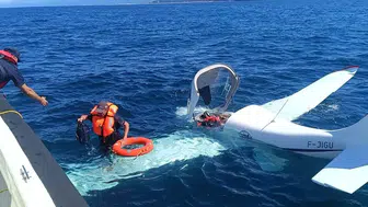 Gürcistan'dan kalkan uçak Rize açıklarında denize acil iniş yaptı