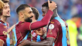 Dev derbide tarihi skor: Trabzonspor, Galatasaray'ı farklı geçip zirveye damga vurdu