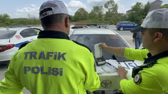 Düzce'de trafik denetimleri sıkılaştı: Bin 395 sürücüye ceza