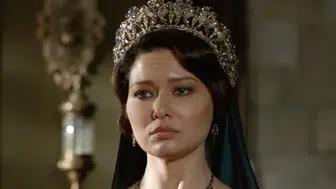 Kösem Sultan karakterini canlandıran Nurgül Yeşilçay kimdir, kaç yaşında, nereli, hangi dizilerde oynadı, evli mi, eşi kim, çocuğu var mı, şu an nerede yaşıyor?