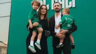Sosyal Medyayı sallayan değişiklik: Merih Demiral eşinden ayrılıyor mu?