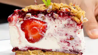 Çilekli pişmeyen cheesecake nasıl yapılır? malzemeler nelerdir, Bisküvili taban nasıl hazırlanır, Fırınsız cheesecake kaç dakikada yapılır, kalori değeri nedir?