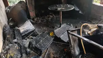 Manavgat'ta korkutan yangın: Ateşi canlandırmak isterken evini yaktı