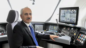 Bakan Uraloğlu Milli Hızlı Tren'i test etti
