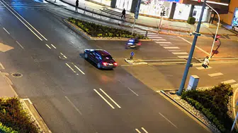 Düzce'de çarptığı otomobilin camından içeri giren motosikletlinin kaza anı kamerada