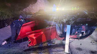 Bilecik'te otomobil refüje çarparak takla attı, 3 kişi yaralandı