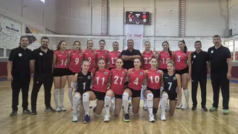 Turgutlu Belediyesi kadın voleybol takımı lider oldu
