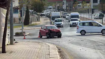 Alkollü sürücünün neden olduğu kazada SUV araç hurdaya döndü