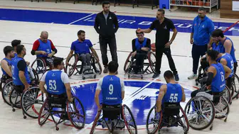 İzmir Büyükşehir Belediyesi tekerlekli sandalye basketbol takımı yeni sezona hazırlanıyor