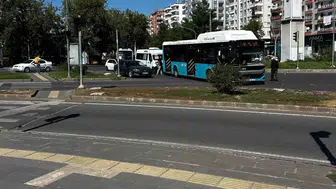 Diyarbakır’da otomobil ve belediye otobüsü çarpıştı