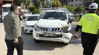 Adıyaman’da iki kamyonet ve iki otomobil çarpıştı: 1 yaralı