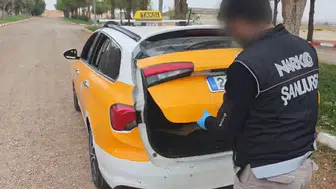 Şanlıurfa'da durdurulan ticari taksiden 2 kilo 100 gram skunk çıktı