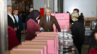 Vali Makas, kozmetik fabrikasında üretim sürecini inceledi