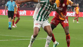 Galatasaray, Konyaspor deplasmanında ilk yarıyı 2-0 önde kapattı