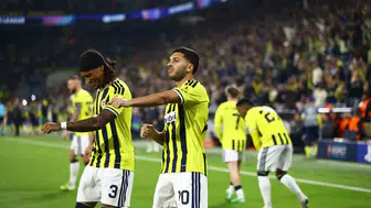 Fenerbahçe, Slavia Prag karşısında 2-1 önde devam ediyor
