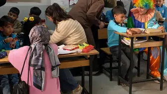 Erzincan'da üniversiteli gençlerden köy okuluna sürpriz ziyaret