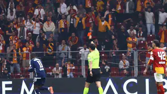 Galatasaray’da Lucas Torreira, Kasımpaşa maçında kırmızı kart gördü