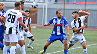 İzmirspor ilk yarıda fişi çekti: Çeşme Belediyespor karşısında 5 gollü açılış