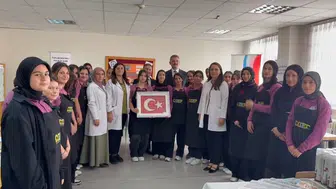 Erzincan'da lise öğrencilerine yönelik kâğıt rölyef kursu başlatıldı