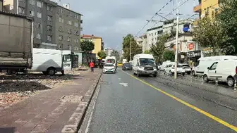 Güngören Abdi İpekçi Caddesi'nde tramvay, minibüse çarptı
