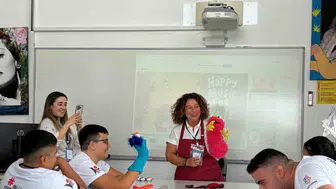 İzmir Ekonomi Üniversitesi özel gereksinimli gençlere meslek tanıtımı yaptı