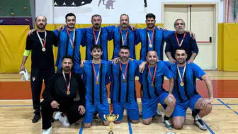 Elazığ Belediyespor futsal takımı 2026 Kamu Spor Oyunları'nda şampiyon oldu