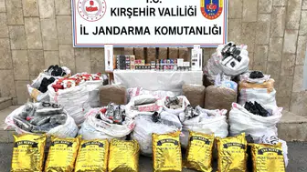 Gümrük kaçağı eşya sevkiyatına jandarma engeli: 2,8 milyon liralık ürün ele geçirildi