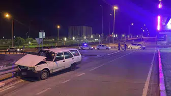 Karaman'da kavşakta otomobiller çarpıştı: 2 yaralı
