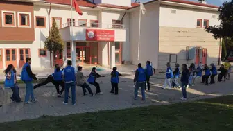 Bilecik'te gönüllü gençler Çocuk Evleri Sitesi'ndeki çocuklarla buluştu