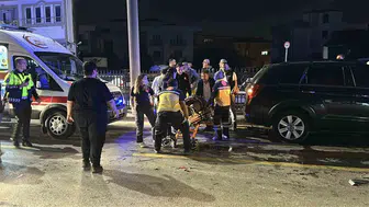 Adapazarı'nda gece saatlerinde meydana gelen zincirleme kazada 4 yaralı