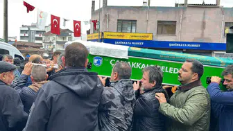 Çanakkale'de otomobilin ikiye ayrıldığı kazada ölen sürücü toprağa verildi