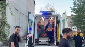 Karabük'te çöp kamyonu şarampole devrildi: 3 yaralı