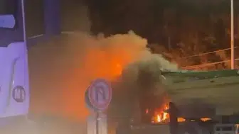 Arnavutköy’de hafriyat kamyonu alev aldı, beton mikserinden suyla müdahale edildi