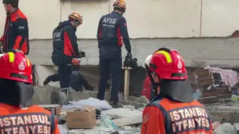 Maltepe'de çöken binada 2 kişi yaşamını yitirdi, arama çalışmaları sürüyor