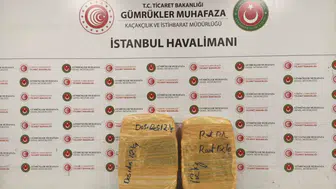 İstanbul Havalimanı'nda valizden 25 kilo esrar çıktı: İki şüpheli yakalandı