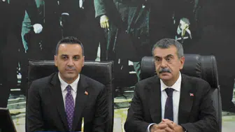 Bakan Tekin, İzmir'de çevre bilincine dikkat çekti